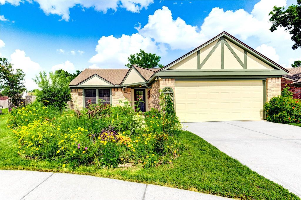 $229,900 - For Sale, Single-Family  3 beds  2 full baths - 19407 Glenway Falls Dr Katy, TX 77449